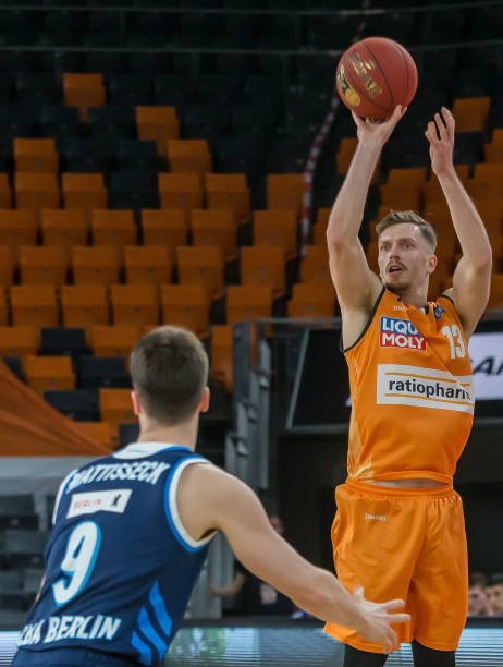 事中均有亮 事中均有亮