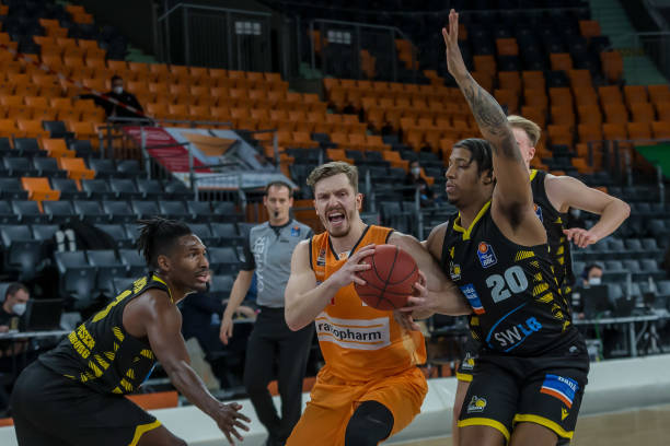 亚冬赛场再 亚冬赛场再