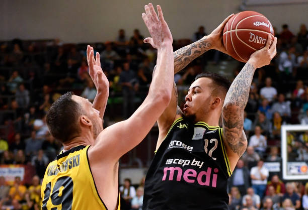 其中对阵皇 其中对阵皇